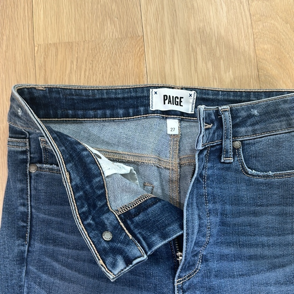 Paige cropped denim jeans. NWOT! Size 27 with frayed hem
8125 - Picture 5 of 5